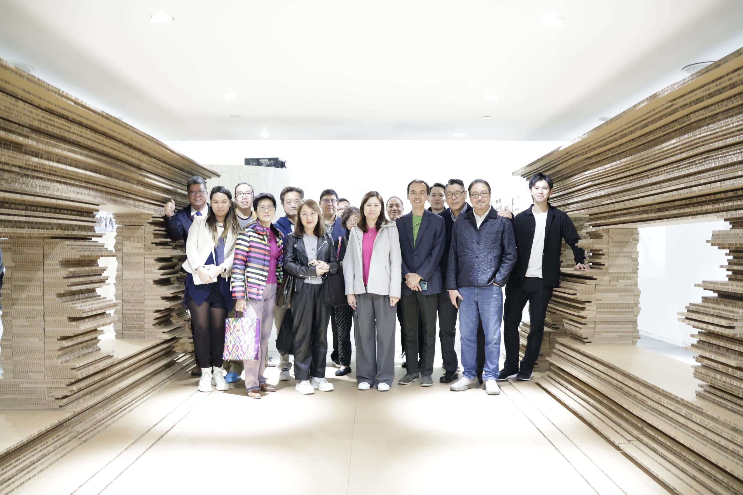 HKDI Gallery visit 大合照2